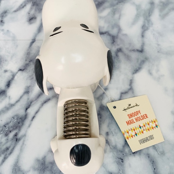 Hallmark Peanuts Snoopy Mail Holder Desk Organizer - Picture 6 of 9